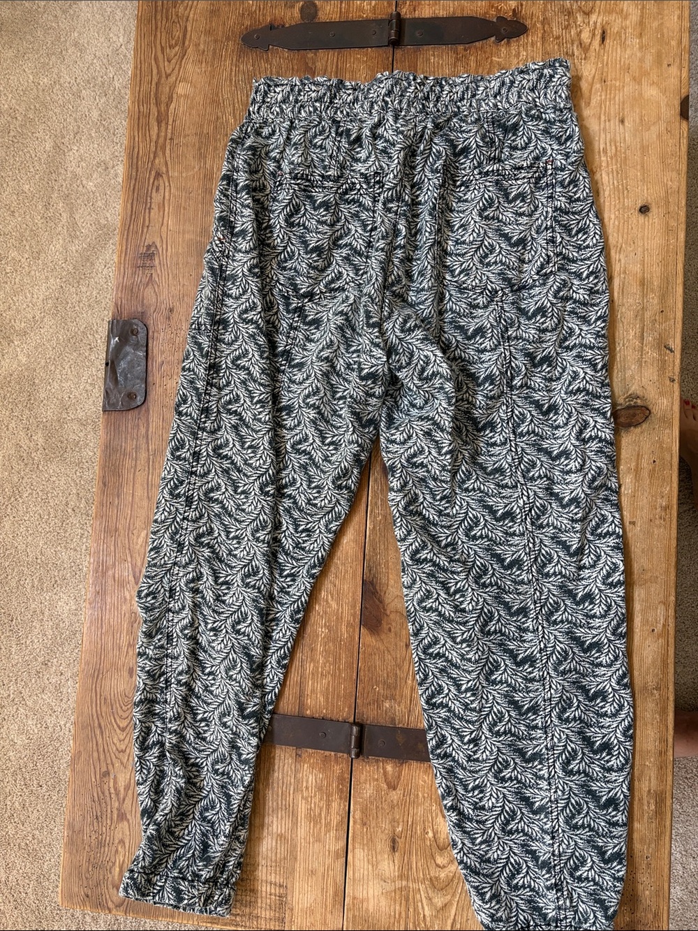 Anthropologie Black & White Leaf-Print Linen Drawstring Joggers - Picture 5 of 7